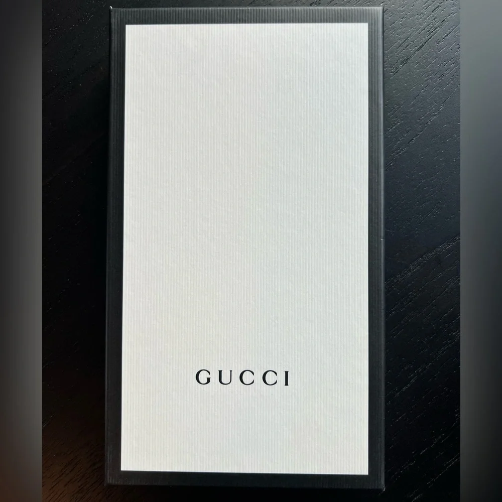 NWT GUCCI Iphone X Strawberry Cell Phone Case w/ Gift Box